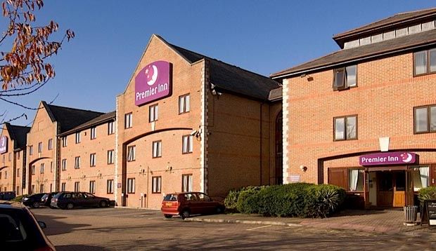 Premier Inn Guildford North - A3 ภายนอก รูปภาพ