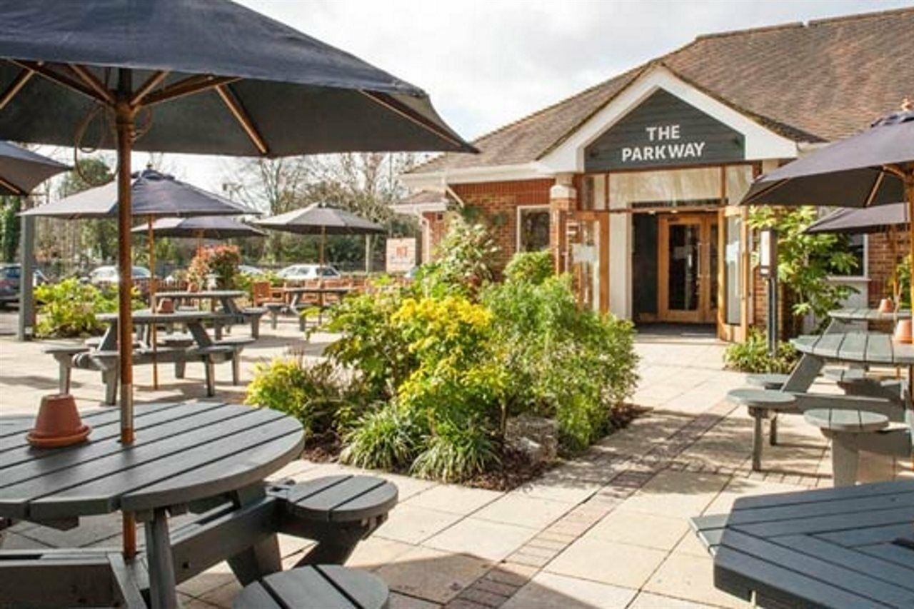 Premier Inn Guildford North - A3 ภายนอก รูปภาพ